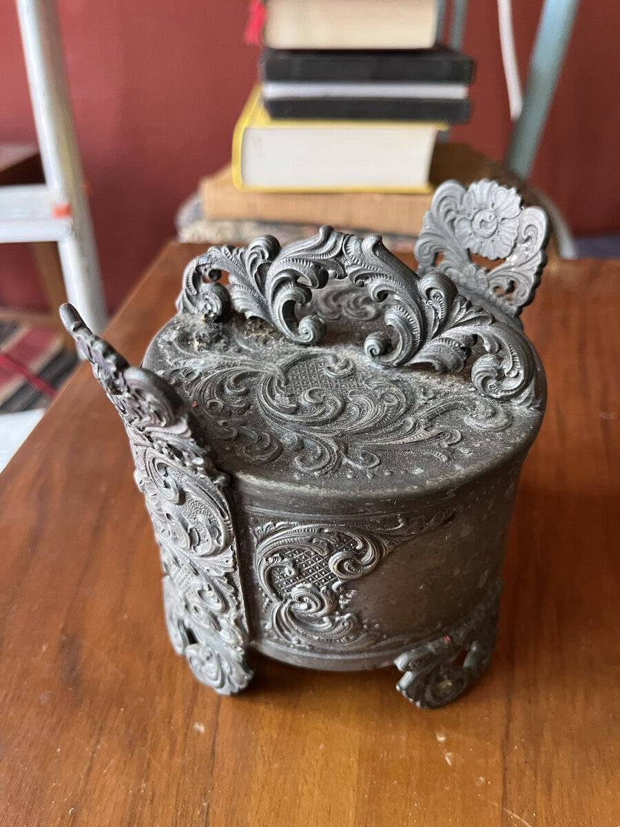 Μεταλλικό κουτί